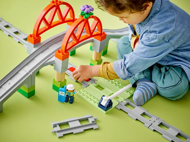 Train Bridge and Tracks Expansion Set Train Bridge and Tracks Expansion Set