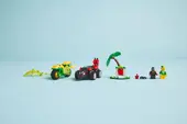 Spin and Electro Dinosaur Vehicle Chase