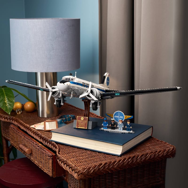 Douglas DC-3 PAN AM Airliner