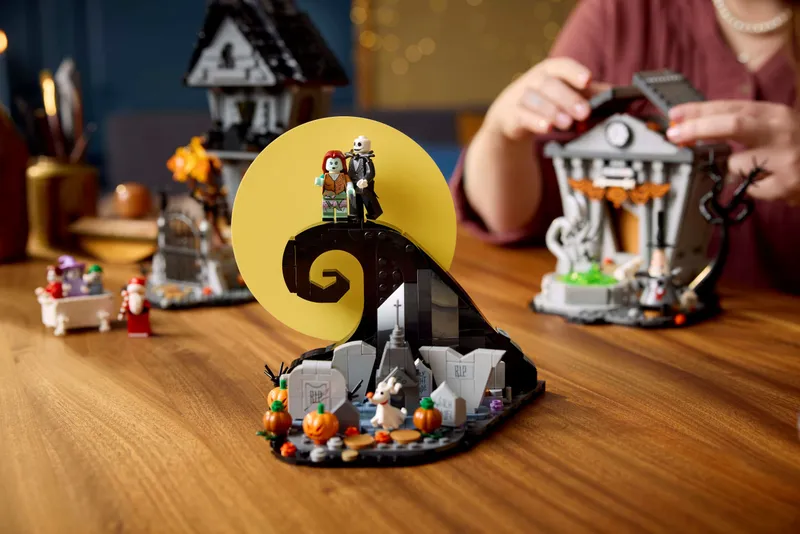 Disney Tim Burton's The Nightmare Before Christmas Disney Tim Burton's The Nightmare Before Christmas