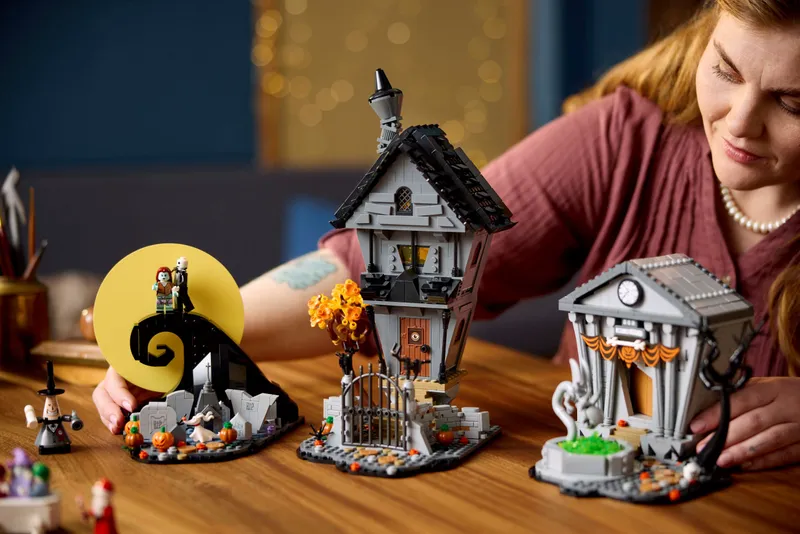 Disney Tim Burton's The Nightmare Before Christmas Disney Tim Burton's The Nightmare Before Christmas
