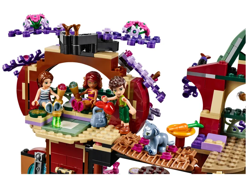 The Elves' Treetop Hideaway The Elves' Treetop Hideaway