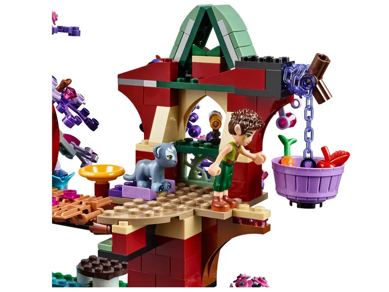 The Elves' Treetop Hideaway The Elves' Treetop Hideaway