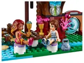 The Elves' Treetop Hideaway
