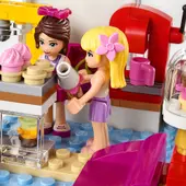 Heartlake Cupcake Cafe