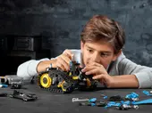 Remote-Controlled Stunt Racer