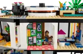 Andrea's Modern Mansion