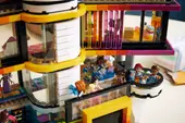 Andrea's Modern Mansion