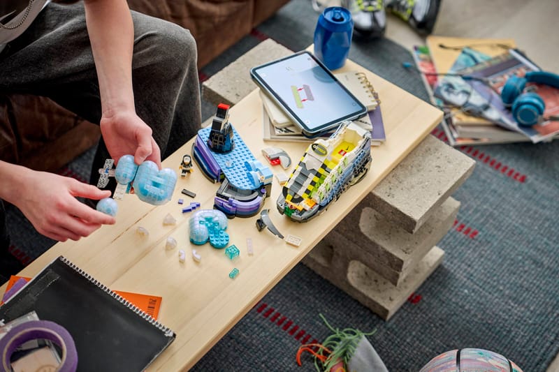 Nike Air Max 95 x LEGO Set