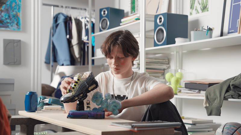 Nike Air Max 95 x LEGO Set