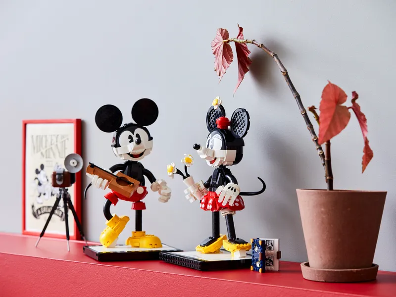 Mickey Mouse & Minnie Mouse Mickey Mouse & Minnie Mouse