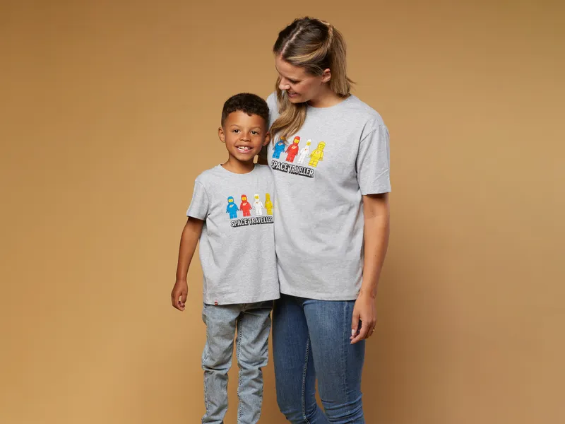 Short-Sleeve Space Traveler Adults T-Shirt – Gray Mélange