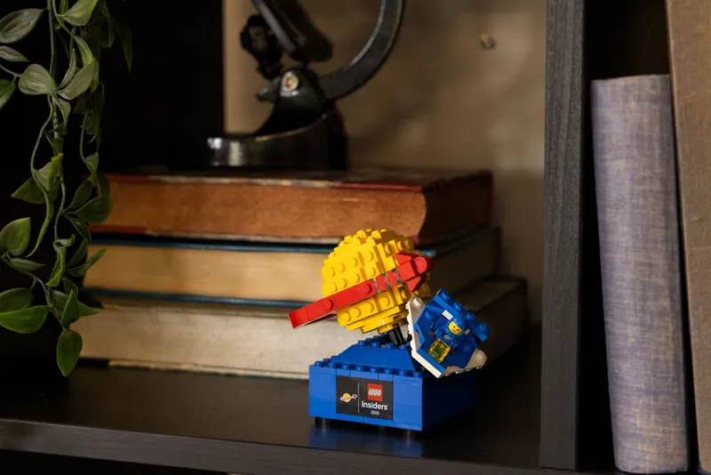 Retro Space Explorer