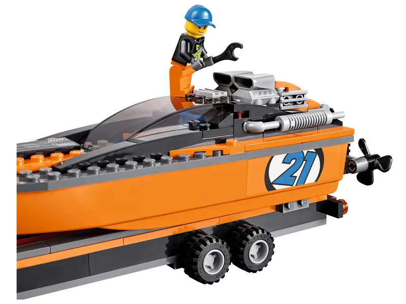 4x4 with Powerboat