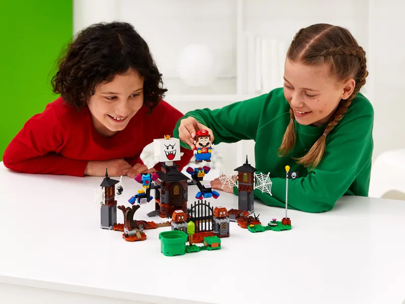 King Boo and the Haunted Yard Expansion Set King Boo and the Haunted Yard Expansion Set