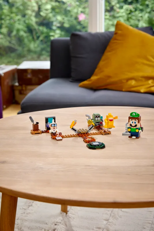 Luigi's Mansion Lab and Poltergust Expansion Set Luigi's Mansion Lab and Poltergust Expansion Set