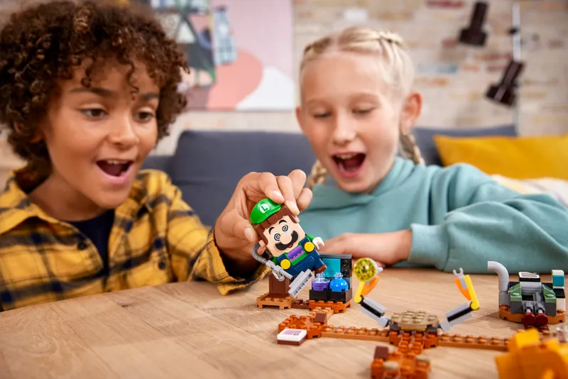 Luigi's Mansion Lab and Poltergust Expansion Set Luigi's Mansion Lab and Poltergust Expansion Set
