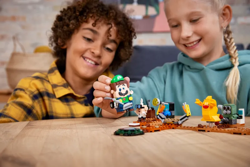 Luigi's Mansion Lab and Poltergust Expansion Set Luigi's Mansion Lab and Poltergust Expansion Set