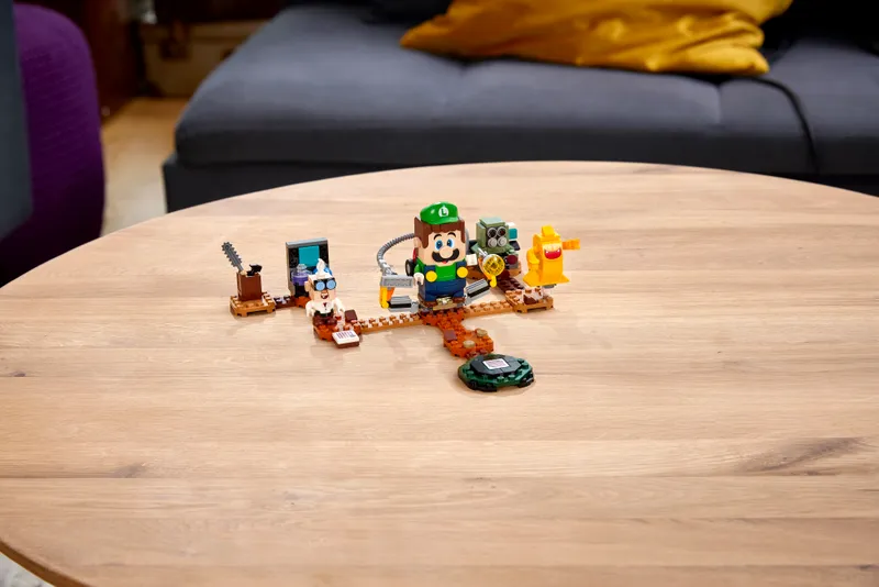 Luigi's Mansion Lab and Poltergust Expansion Set Luigi's Mansion Lab and Poltergust Expansion Set