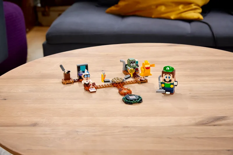 Luigi's Mansion Lab and Poltergust Expansion Set Luigi's Mansion Lab and Poltergust Expansion Set