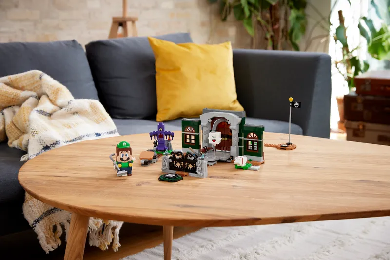 Luigi's Mansion Entryway Expansion Set Luigi's Mansion Entryway Expansion Set