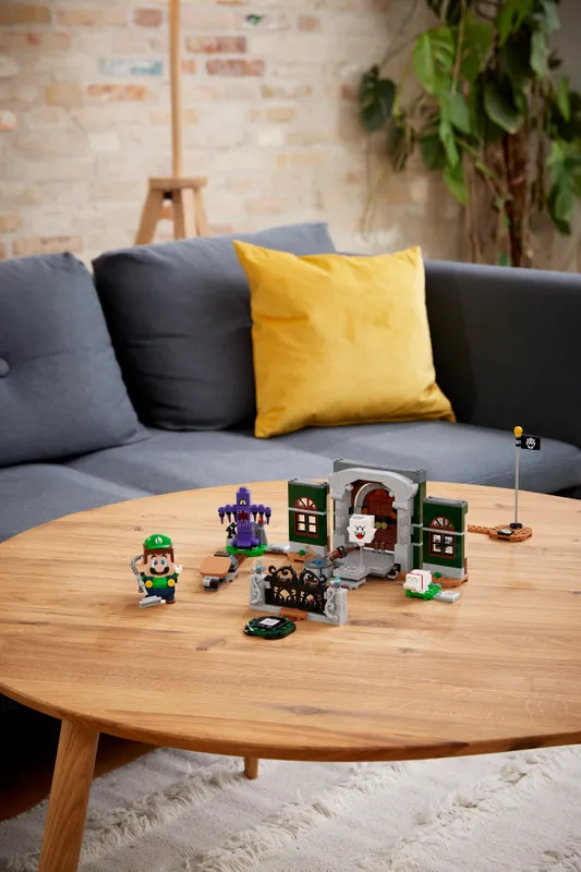 Luigi's Mansion Entryway Expansion Set Luigi's Mansion Entryway Expansion Set