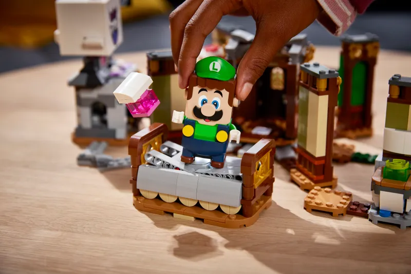 Luigi's Mansion Haunt-and-Seek Expansion Set Luigi's Mansion Haunt-and-Seek Expansion Set