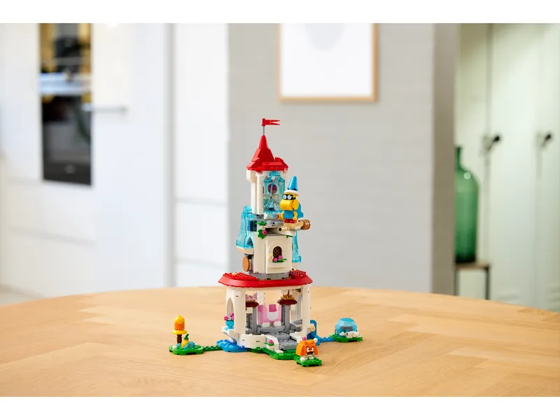 Cat Peach Suit and Frozen Tower Expansion Set Cat Peach Suit and Frozen Tower Expansion Set
