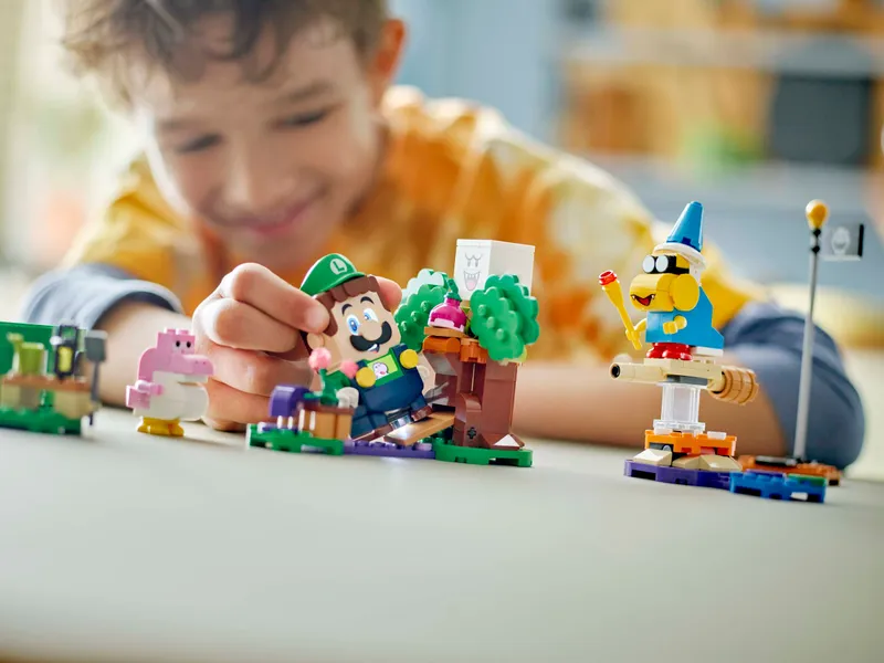 Adventures with Interactive LEGO Luigi Adventures with Interactive LEGO Luigi