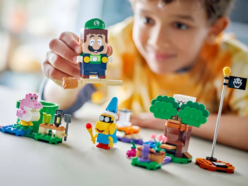 Adventures with Interactive LEGO Luigi Adventures with Interactive LEGO Luigi
