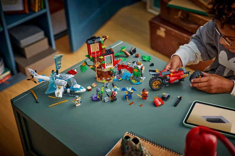 Ninja Vehicle Tree House Battle