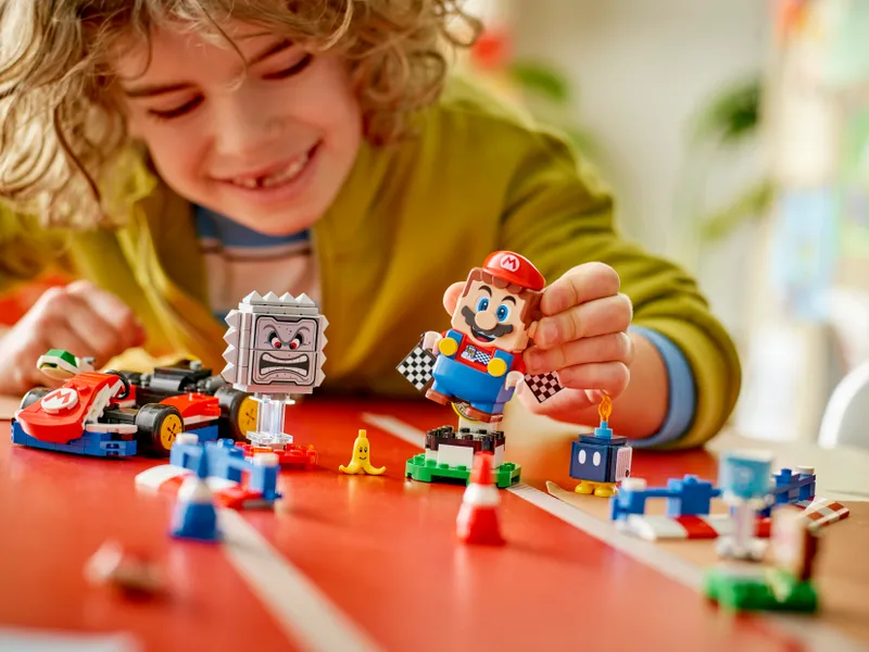 Mario Kart – Interactive LEGO Mario & Standard Kart