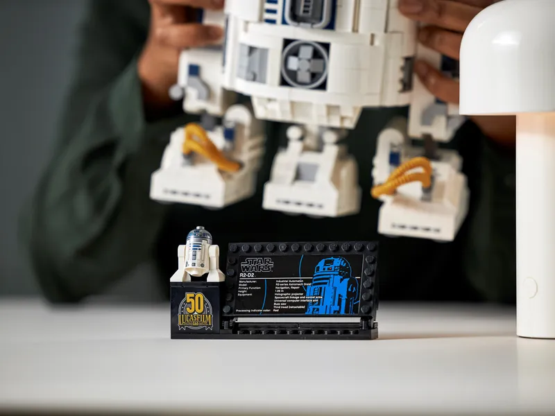 R2-D2 R2-D2