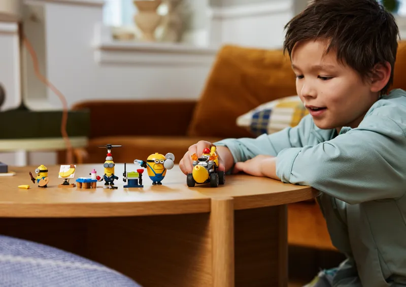 Minions and Banana Car Minions and Banana Car