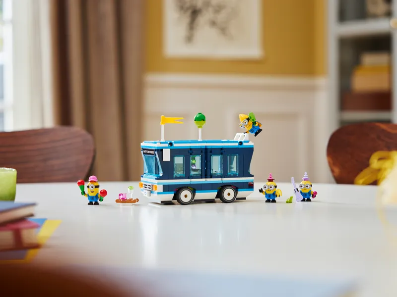 Minions' Music Party Bus Minions' Music Party Bus