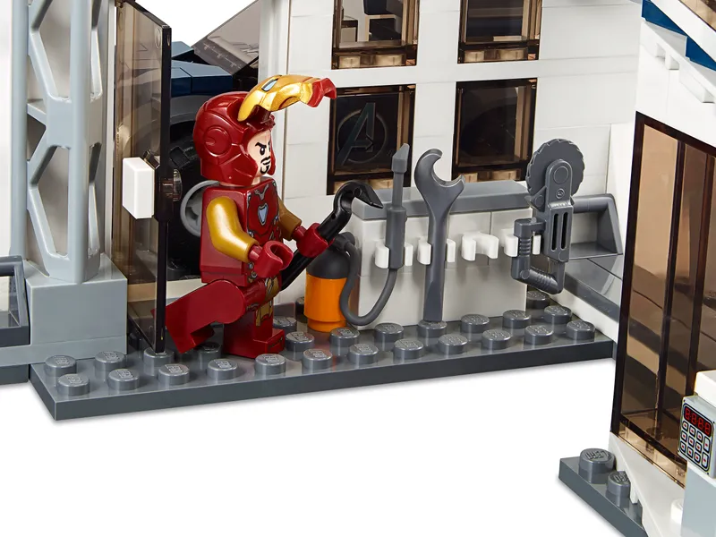 Avengers Compound Battle