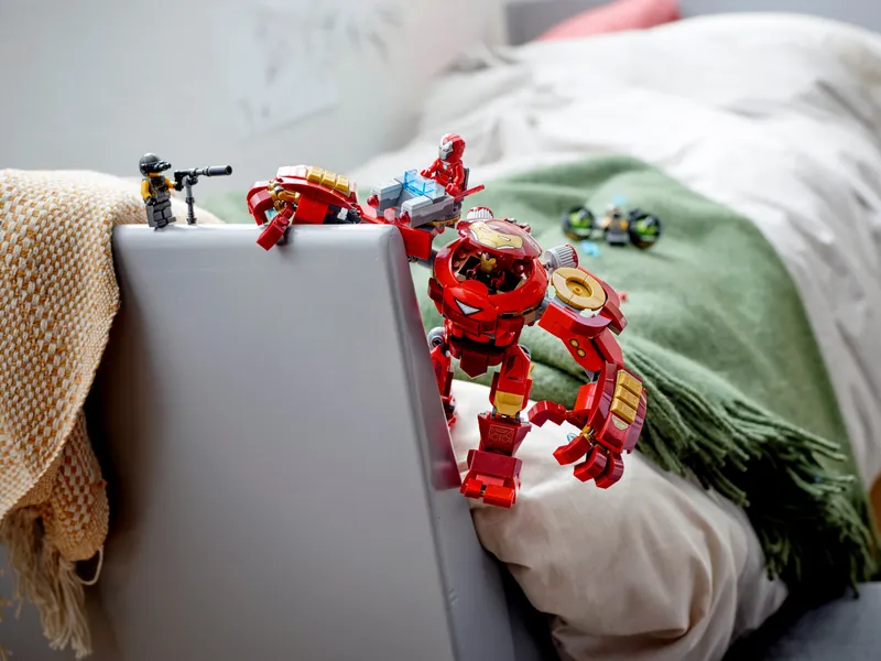 Iron Man Hulkbuster versus A.I.M. Agent Iron Man Hulkbuster versus A.I.M. Agent