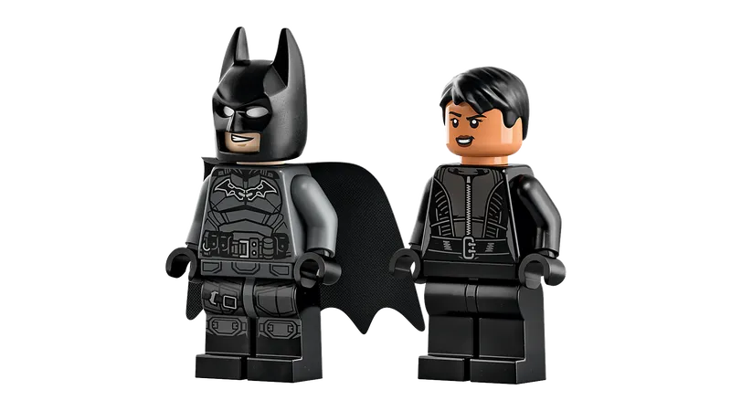 Batman & Selina Kyle Motorcycle Pursuit