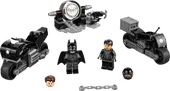 Batman & Selina Kyle Motorcycle Pursuit