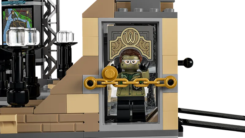 Batcave: The Riddler Face-off