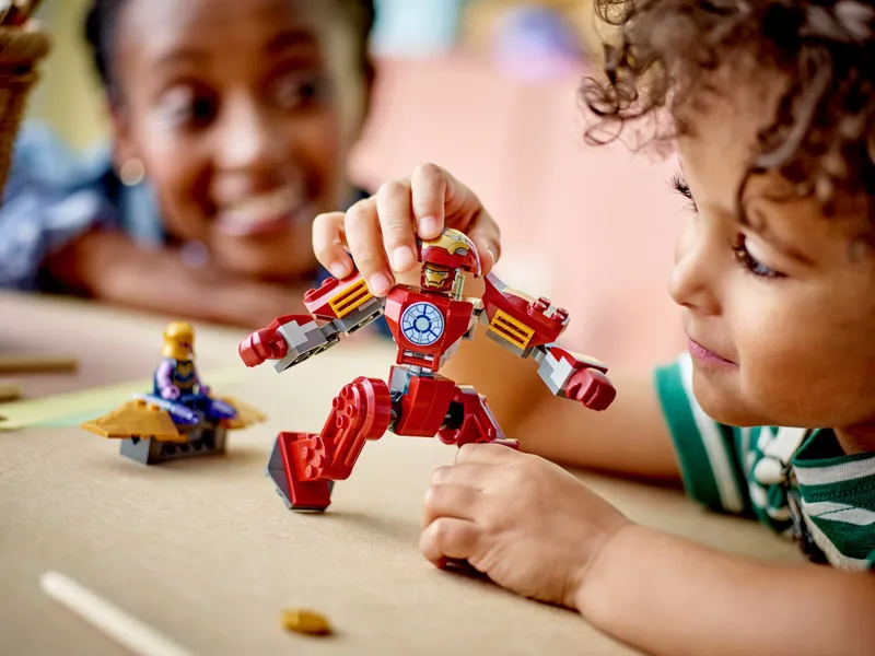 Iron Man Hulkbuster vs. Thanos Iron Man Hulkbuster vs. Thanos