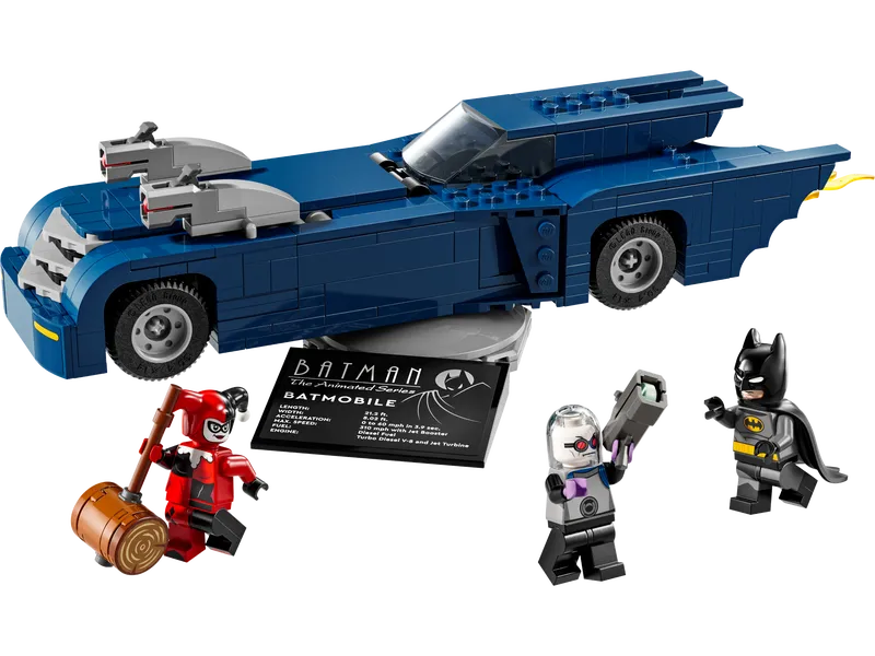 Batman with the Batmobile vs Harley Quinn and Mr. Freeze