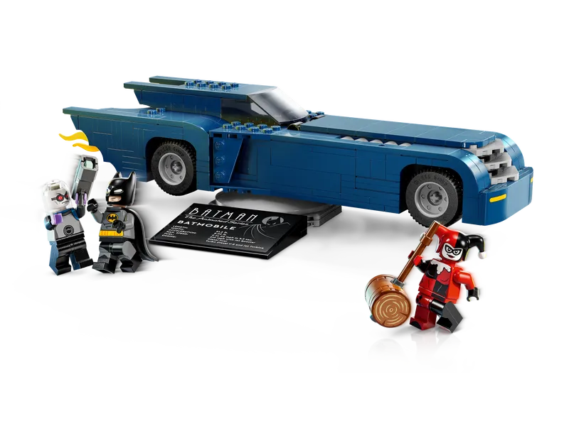 Batman with the Batmobile vs Harley Quinn and Mr. Freeze