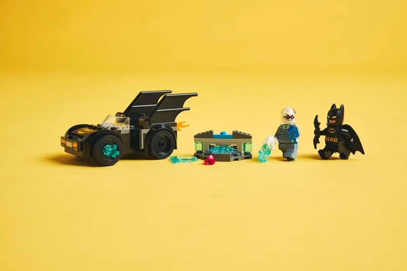 Batman & Batmobile vs. Mr. Freeze