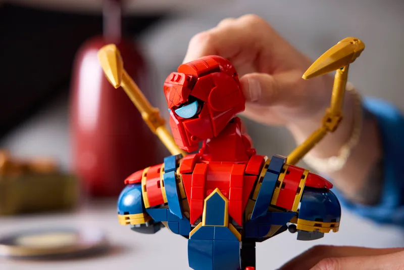 Iron Spider-Man Bust Iron Spider-Man Bust