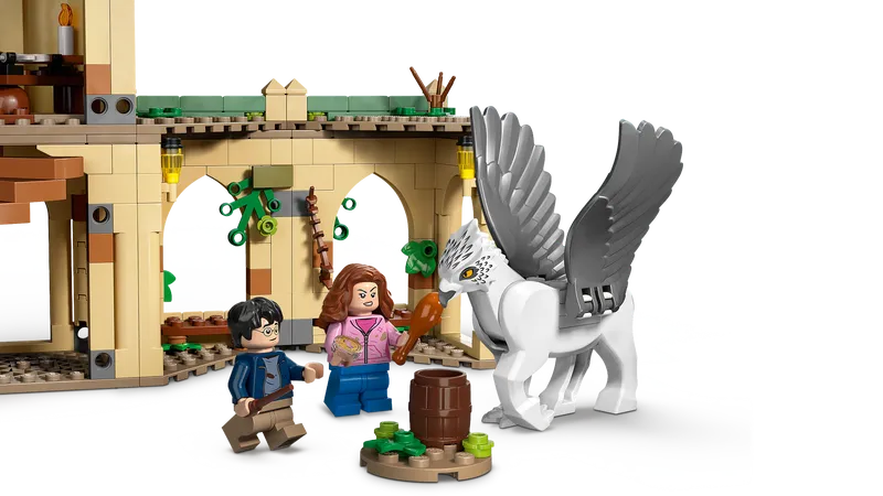 Hogwarts Courtyard: Sirius's Rescue