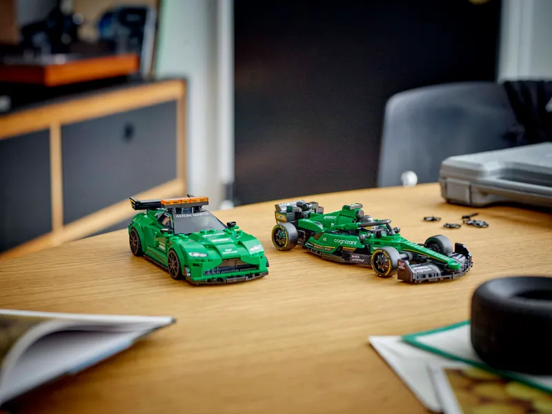 Aston Martin Vantage Safety Car & AMR23