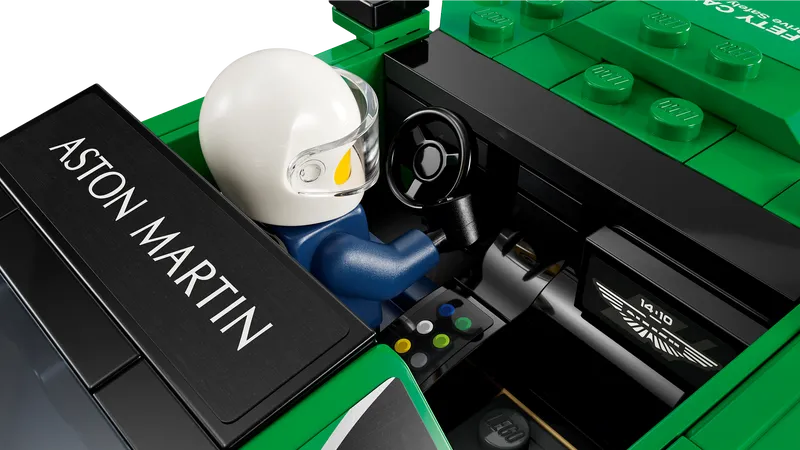 Aston Martin Vantage Safety Car & AMR23
